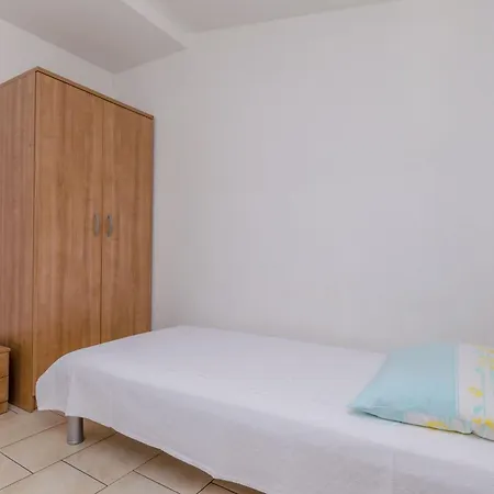 Modric شقة تروغير