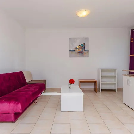 شقة Modric تروغير